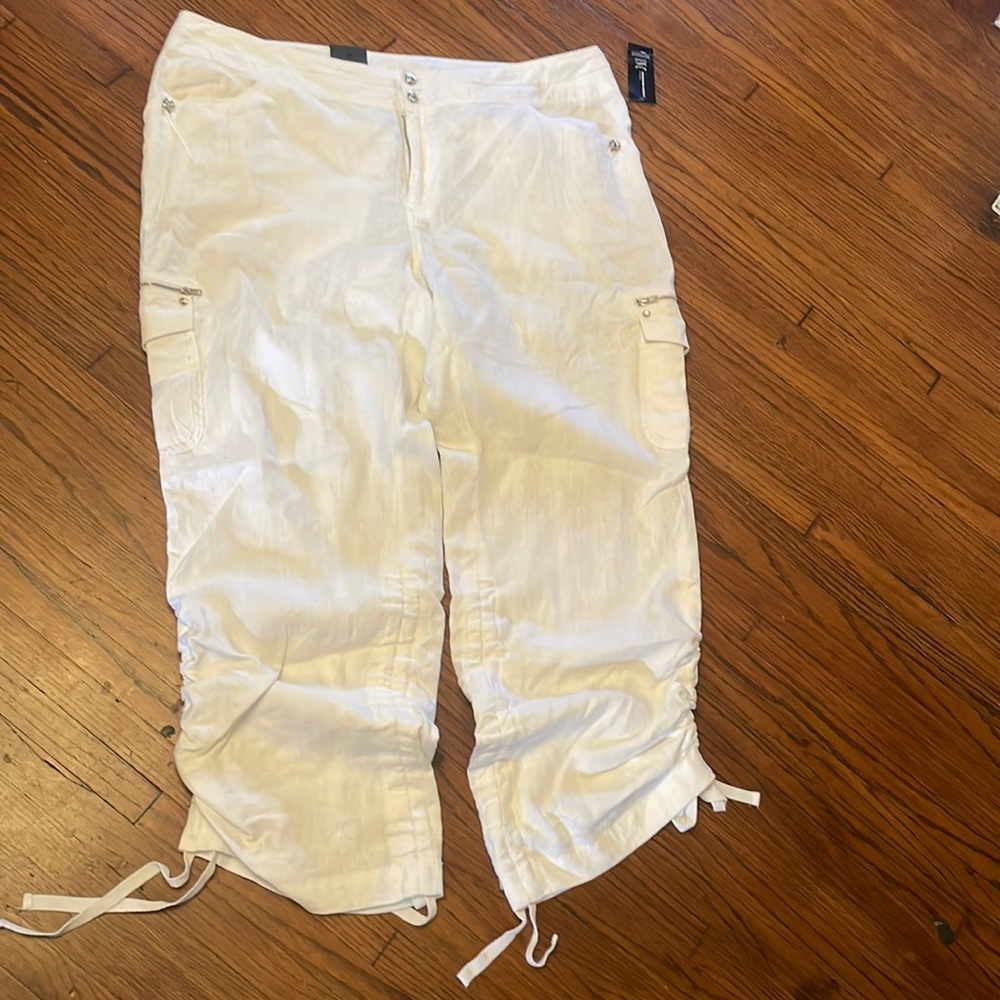 woman’s plus size 18W international concept white jeans
